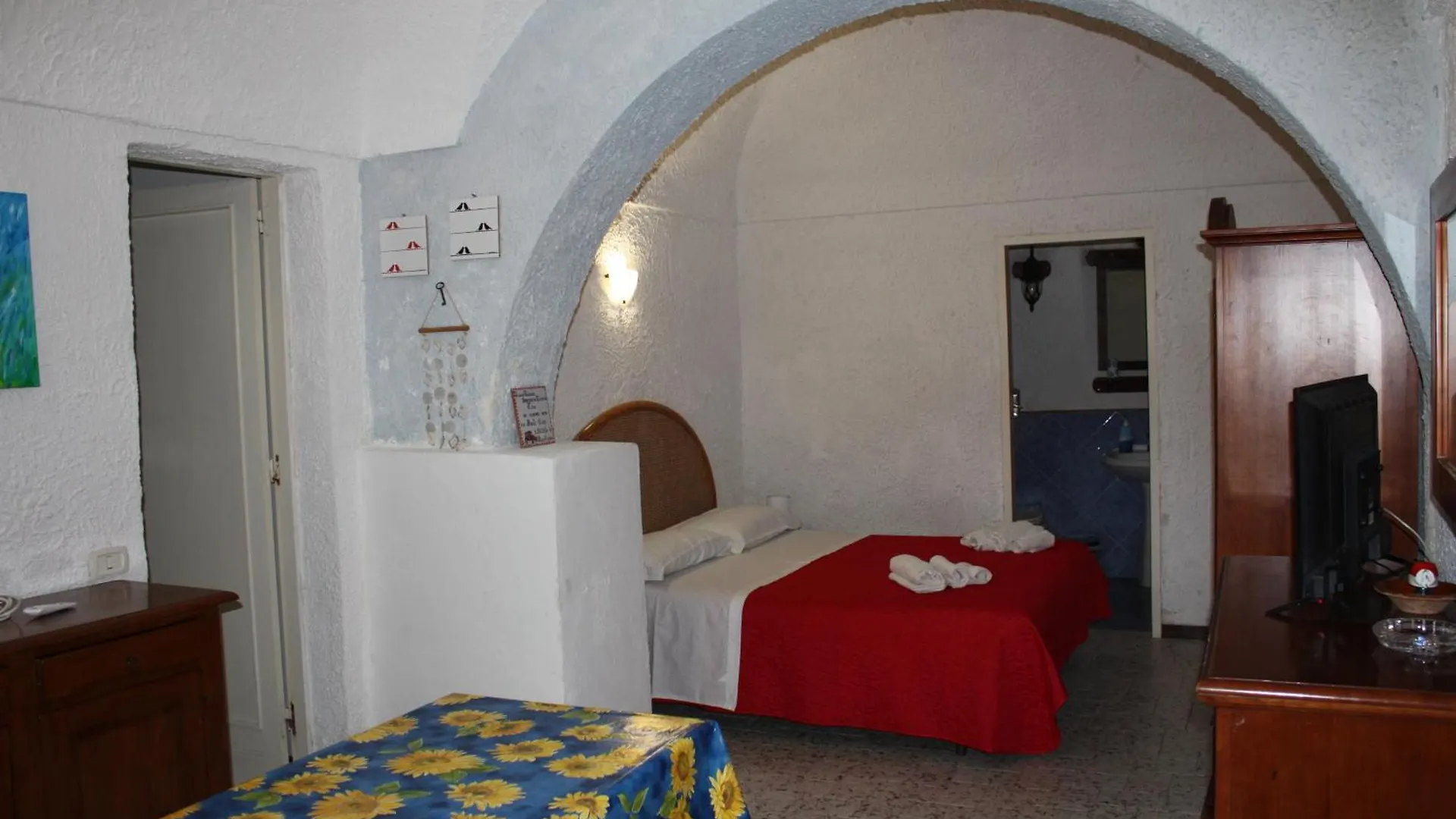 Villa Con Pineta Tra Paese E Mare Favignana İtalya