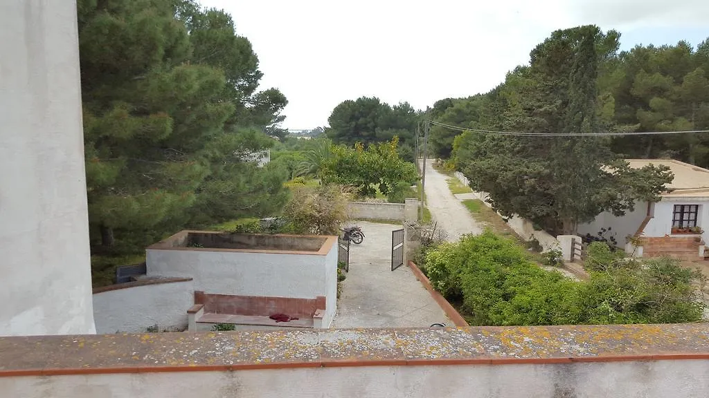 Villa Con Pineta Tra Paese E Mare Favignana 0*,  İtalya